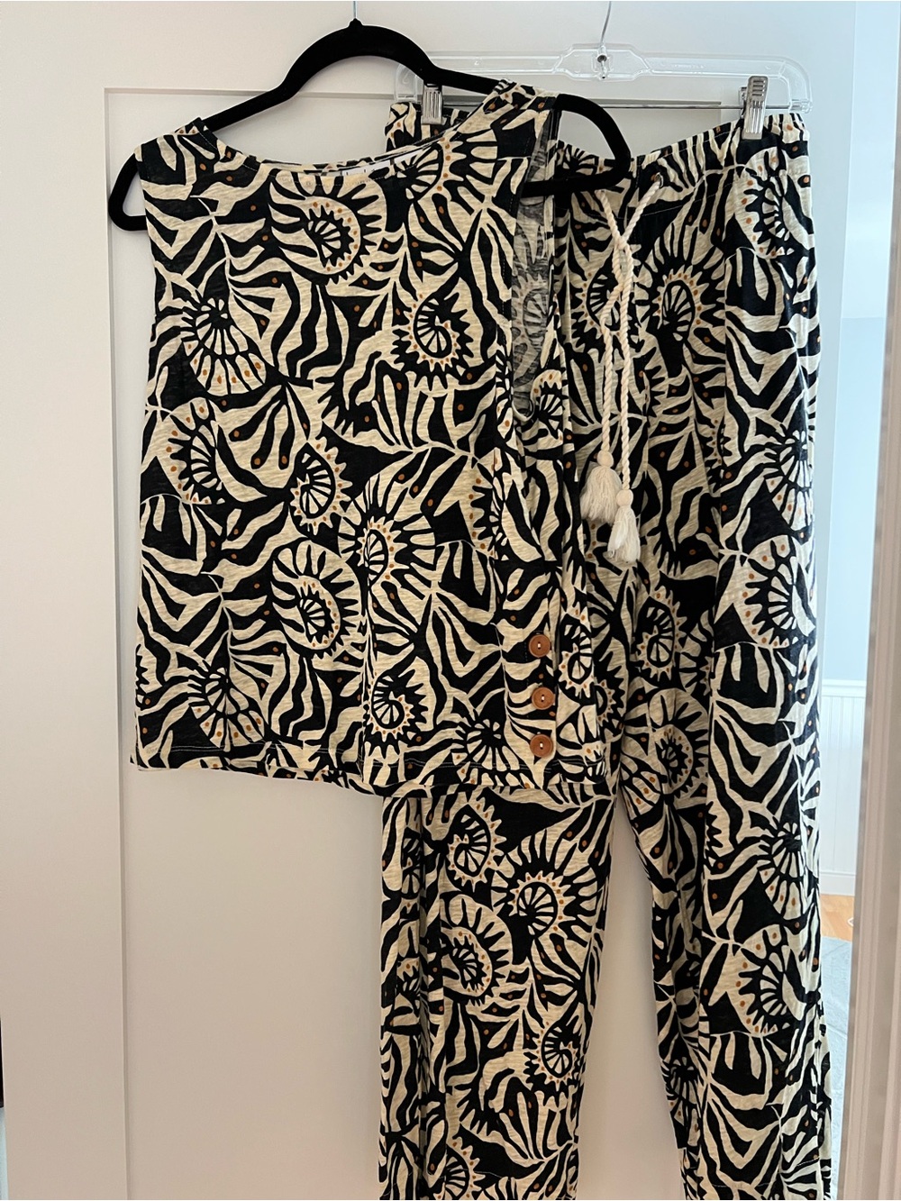 Nicole Miller Black & Cream Abstract Printed Wide-Leg Pants with Matching Top